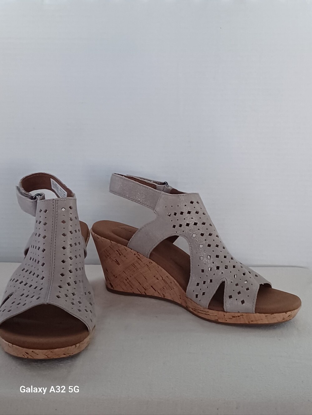 Rockport Women's Briah Perforated Slingback Wedges in a metallic finish. Sz 7.5